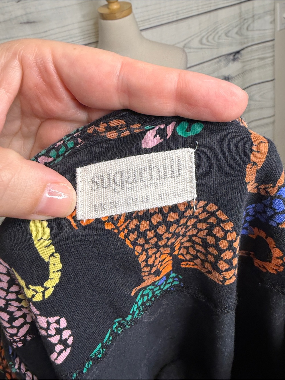 Black Short Sleeve Tee with Multicolor leopard cat Print - Picture 2 of 3